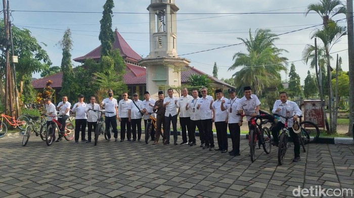 ASN Pemkab Bangkalan wajib naik sepeda angin saat bekerja