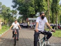 Potret ASN Bangkalan Naik Sepeda Angin untuk Hemat BBM