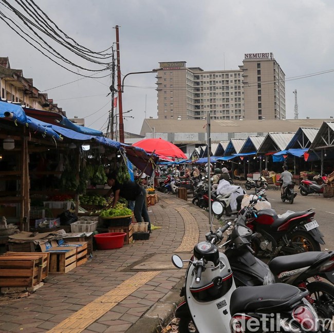 Banyak Pedagang Masih Mudik, Aktivitas Pasar Ciputat Lengang