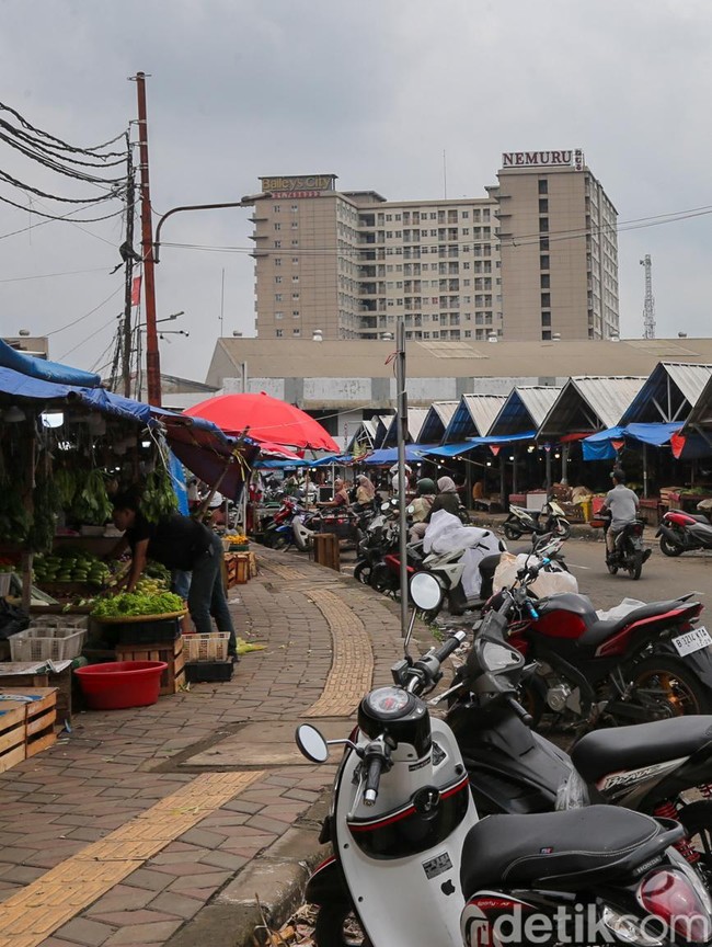Banyak Pedagang Masih Mudik, Aktivitas Pasar Ciputat Lengang