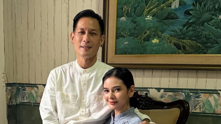 Potret Kemesraan Chef Juna dengan Pacar Saat Lebaran, Agamanya Jadi Sorotan