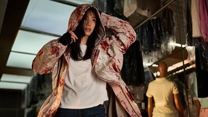 Jun Ji Hyun merasa narasinya begitu cepat dan sangat berfokus pada karakter. Kamu bisa membuktikannya nanti ketika Colony tayang di XXI mulai 3 Juni. (Foto: dok. Showbox)