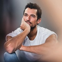 Supermodel David Gandy Ramal Industri Modeling akan Punah Gara-Gara AI