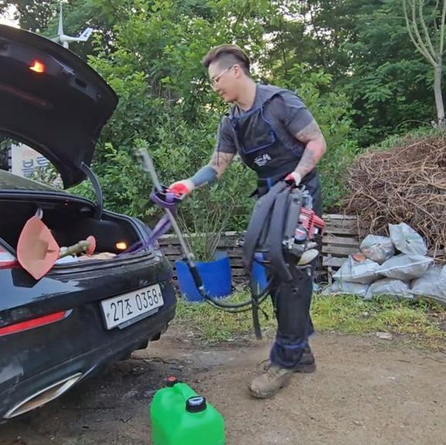 Siapa Sangka, 8 Idol KPop Ini Beralih Profesi Jadi Petani Hingga Sopir Taksi