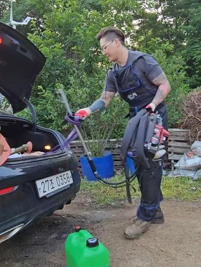 Siapa Sangka, 8 Idol KPop Ini Beralih Profesi Jadi Petani Hingga Sopir Taksi