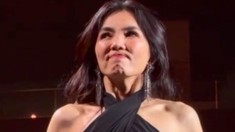 Viral Penyanyi Pamer Teknik Diet 'Vakum Perut' Saat Konser, Dikritik Dokter