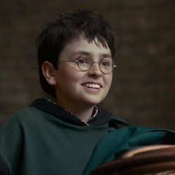 JK Rowling Tanggapi Teaser Serial Harry Potter yang Bikin Fans Pro Kontra