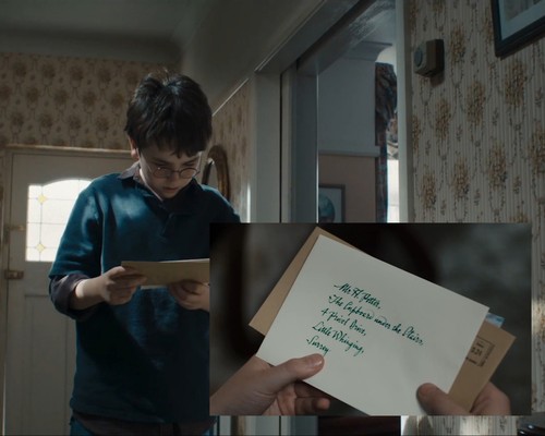 Adegan dalam teaser pertama serial Harry Potter and the Philosopher's Stone.
