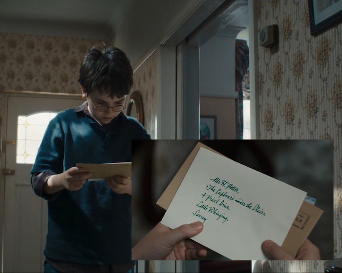 Adegan dalam teaser pertama serial Harry Potter and the Philosophers Stone.