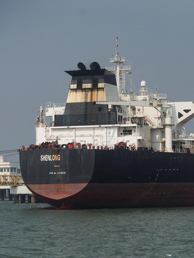 Iran Izinkan Negara-negara Ini Lewati Hormuz, Kapal Pertamina Masih Tertahan