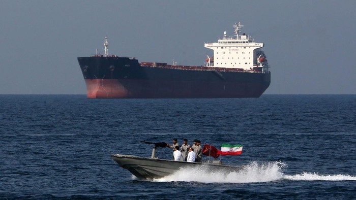 Iran perbolehkan kapal Thailand dan lima negara lain melintasi Selat Hormuz, bagaimana dengan kapal Indonesia? Iran perbolehkan kapal Thailand dan lima negara lain melintasi Selat Hormuz, bagaimana dengan kapal Indonesia?