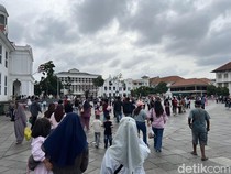 Libur Sekolah, Kota Tua Dipadati Pengunjung hingga Sore Hari
