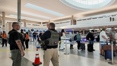Krisis Petugas, Antrean Bandara Mengular hingga Bea Cukai Turun Tangan