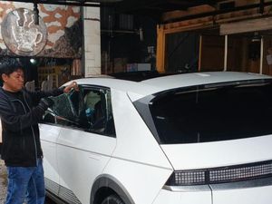 Mobil Ioniq 5 Dibobol Maling Modus Pecah Kaca di Serpong, iPhone Digasak