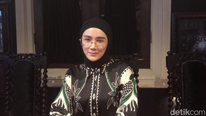 Mulan Jameela ditemui di kawasan Kemang, Jakarta Selatan, Kamis (26/3/2026).