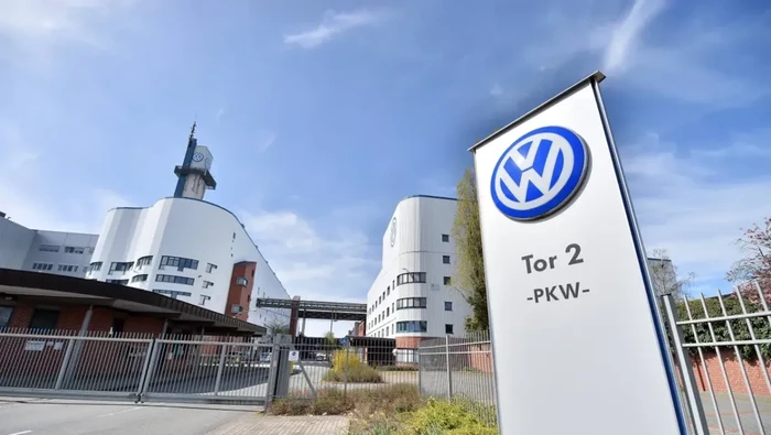 Pabrik Volkswagen alias VW.