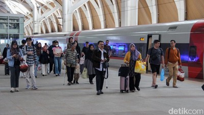 Penumpang Whoosh Naik 20 Persen Saat Arus Balik
