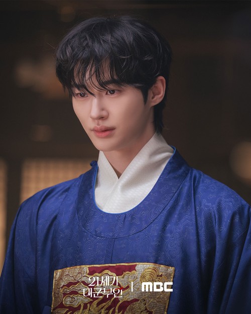 Adegan dalam drama Korea Perfect Crown.