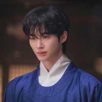 Tampan Jadi Pangeran, Akting Byeon Woo Seok Dikritik Kaku di Perfect Crown