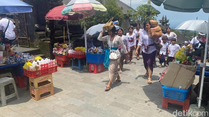 PKL di Pura Besakih.