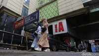 Suasana lengang di Pasar Tanah Abang, Jakarta, Kamis (26/3/2026), usai cuti bersama Lebaran.