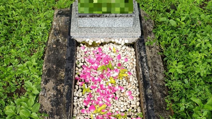 Salah satu makam yang dirawat dan telah didoakan oleh Laifa sebagai pemberi layanan Jasa Titip Nyekar di Surabaya.