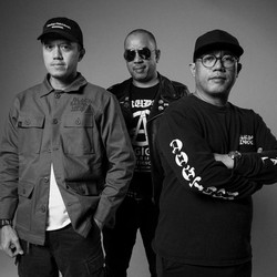 Perjalanan Baru Seringai Lewat Sejati dan Senarai Feses