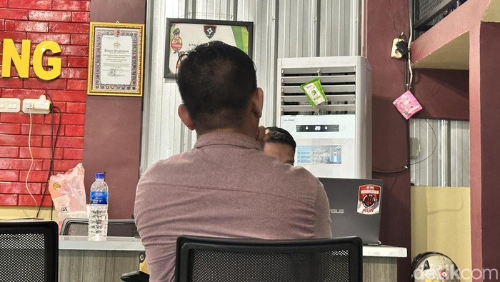 Suami di Palembang melaporkan istrinya usai mengalami KDRT