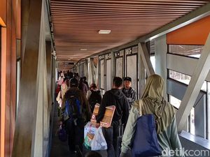 Pemudik Pejalan Kaki di Bakauheni Tertahan hingga 2 Jam Naik Kapal