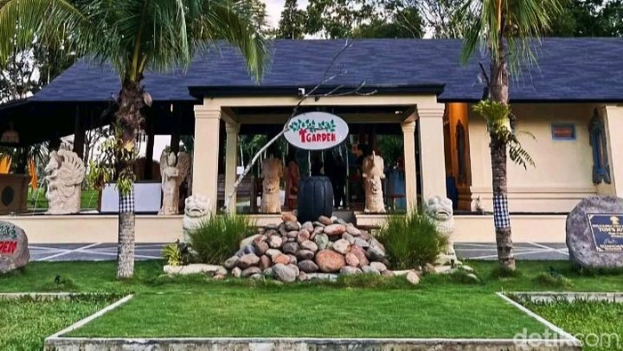 T Garden Deli Serdang.
