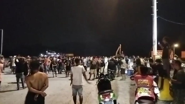 Tangkap layar video kericuhan sopir truk di Pelabuhan SMA Lampung Selatan