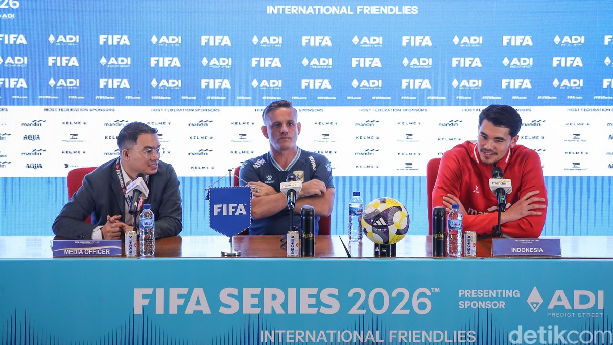 John Herdman (tengah) (Foto: Rifkianto Nugroho/detikFoto)