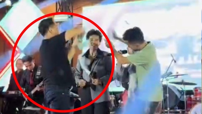 YD saat asik riang gembira joget sambil sawer hamburkan uang