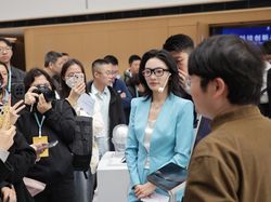 Robot Menari di Forum Teknologi China, Tampilkan Kecanggihan AI