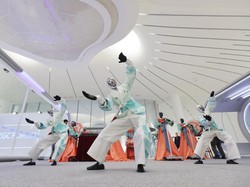 Robot Menari di Forum Teknologi China, Tampilkan Kecanggihan AI