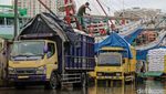 Usai Lebaran, Aktivitas Bongkar Muat Sunda Kelapa Mulai Bergerak