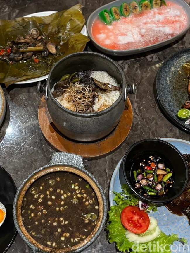 Spesial! Nasi Liwet dan Cumi Bakar Madu di Resto Saung Tengah Kota Jakarta