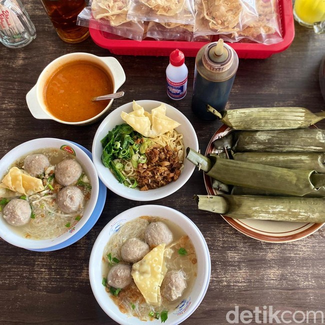 Mampir ke Wonogiri, Jangan Lupa Coba Bakso Legendaris dari 1980 Ini!
