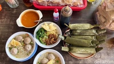 Mampir ke Wonogiri, Jangan Lupa Coba Bakso Legendaris dari 1980 Ini!