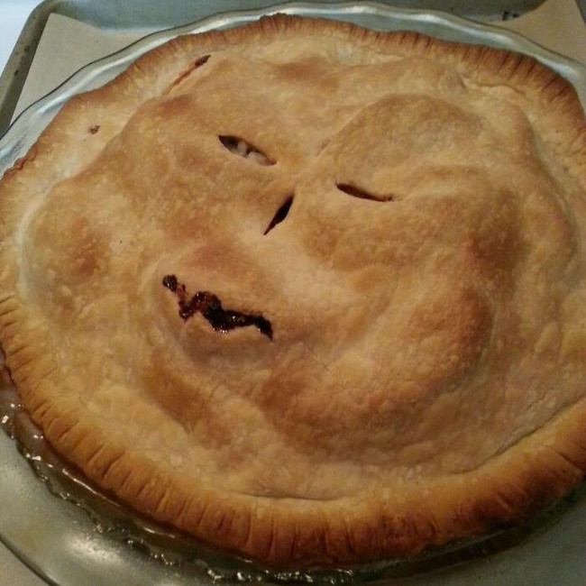 Gagal Total! 8 Kue dan Roti Ini Bentuknya Jadi Menyeramkan