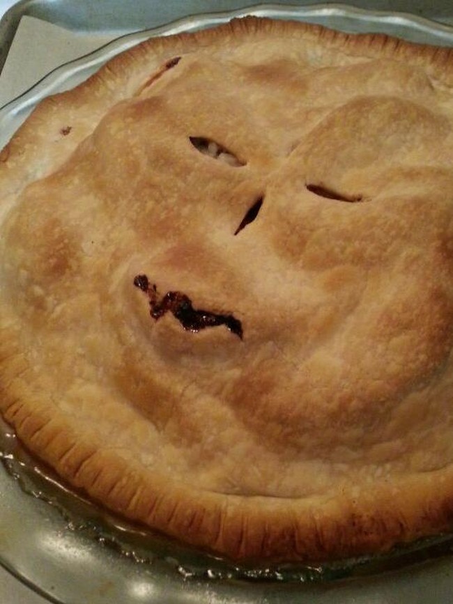 Gagal Total! 8 Kue dan Roti Ini Bentuknya Jadi Menyeramkan