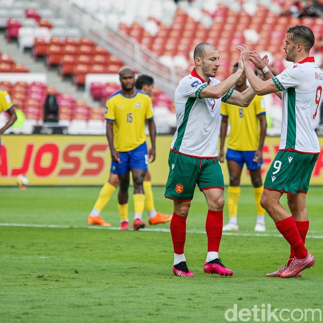 Bulgaria Pesta Gol, Kepulauan Solomon Tumbang 10-2