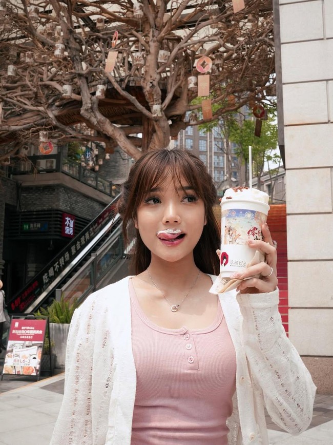 Hobi Liburan ke Luar Negeri, Fuji Kulineran di Jepang hingga Inggris!