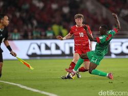 Ole Romeny Lihai Juga Jadi Pemain Nomor 10!