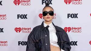 Foto: Gaya Agnez Mo Pamer Perut Rata di Red Carpet iHeartRadio 2026