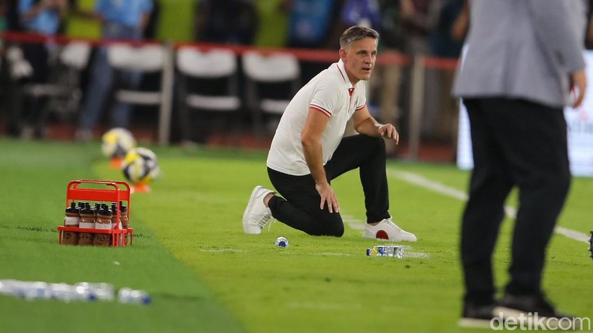 Gaya Nyentrik John Herdman Kawal Timnas Garuda Gaya Nyentrik John Herdman Kawal Timnas Garuda