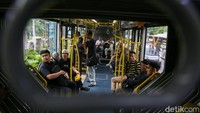 Pengguna dapat menikmati tarif ini dengan syarat melakukan pembayaran melalui aplikasi TJ:Transjakarta.