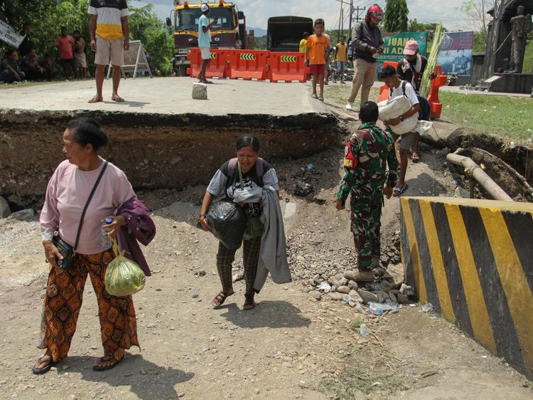 Jembatan Oelmasi Amblas, Akses Kupang-Atambua Lumpuh