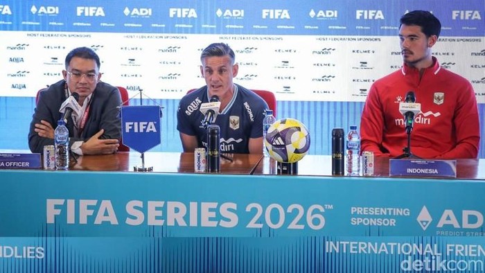John Herdman dalam jumpa pers jelang laga