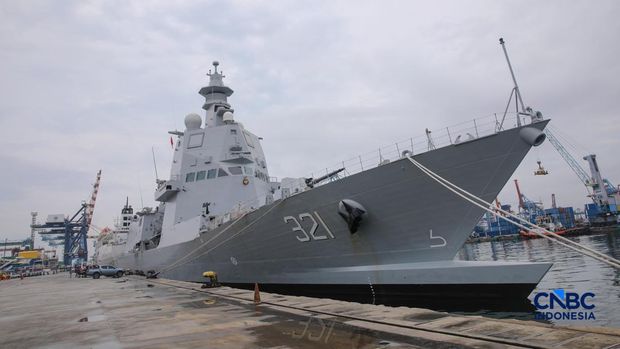 Kapal Republik Indonesia (KRI) Prabu Siliwangi-321 sandar di Dermaga 107, Pelabuhan Tanjung Priok, Jakarta Utara, Jumat (27/3/2026). Kapal Republik Indonesia (KRI) Prabu Siliwangi-321 sandar di Dermaga 107, Pelabuhan Tanjung Priok, Jakarta Utara, Jumat (27/3/2026). (CNBC Indonesia/Faisal Rahman)
